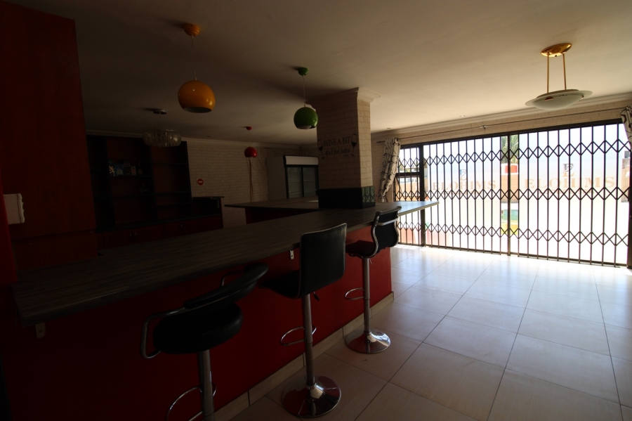 15 Bedroom Property for Sale in Langenhovenpark Free State